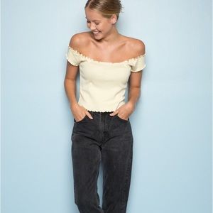 BRANDY MELVILLE OFF THE SHOULDER TOP